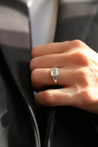 EMERALD SIGNET