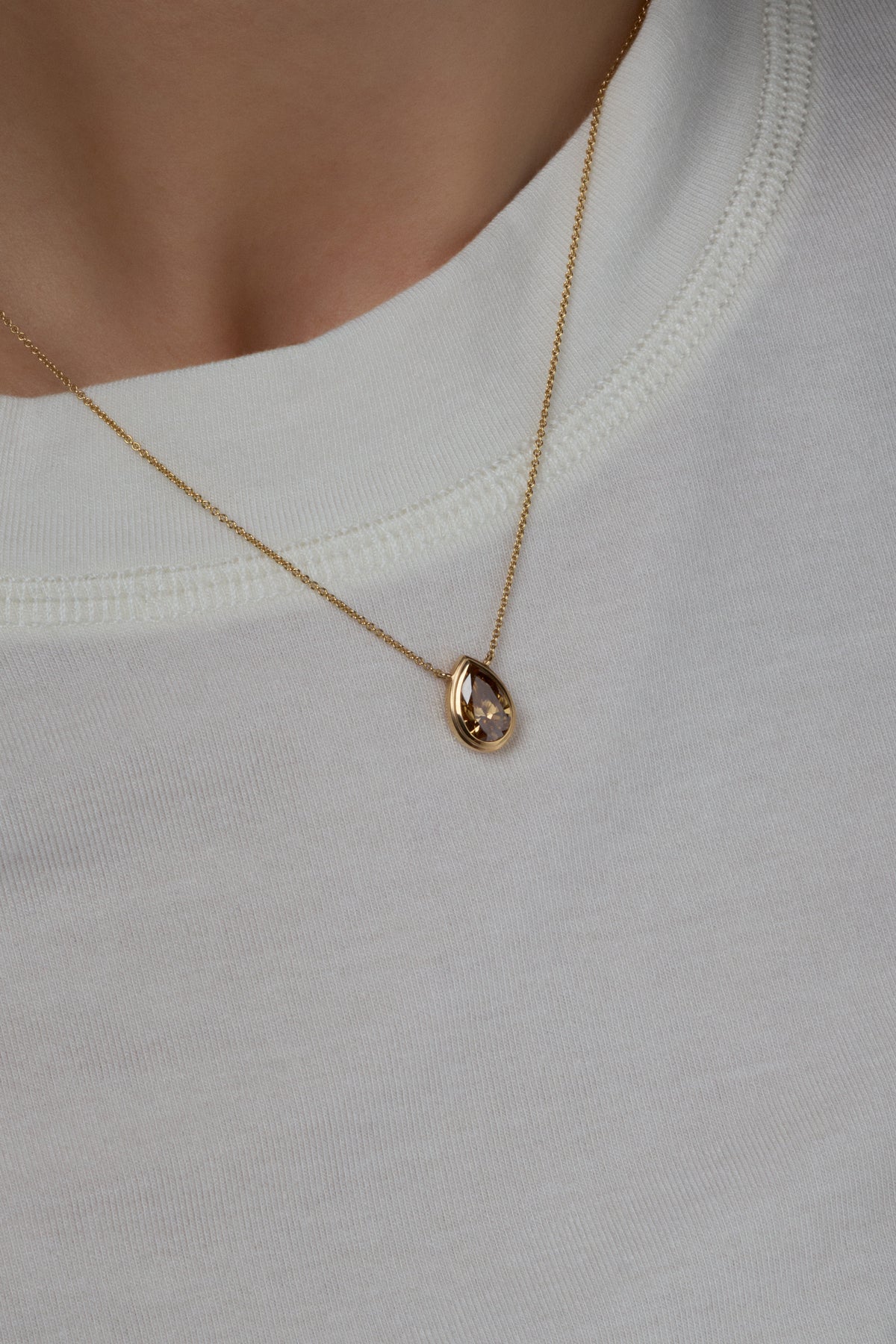 AHONA BROWN PEAR Pendant