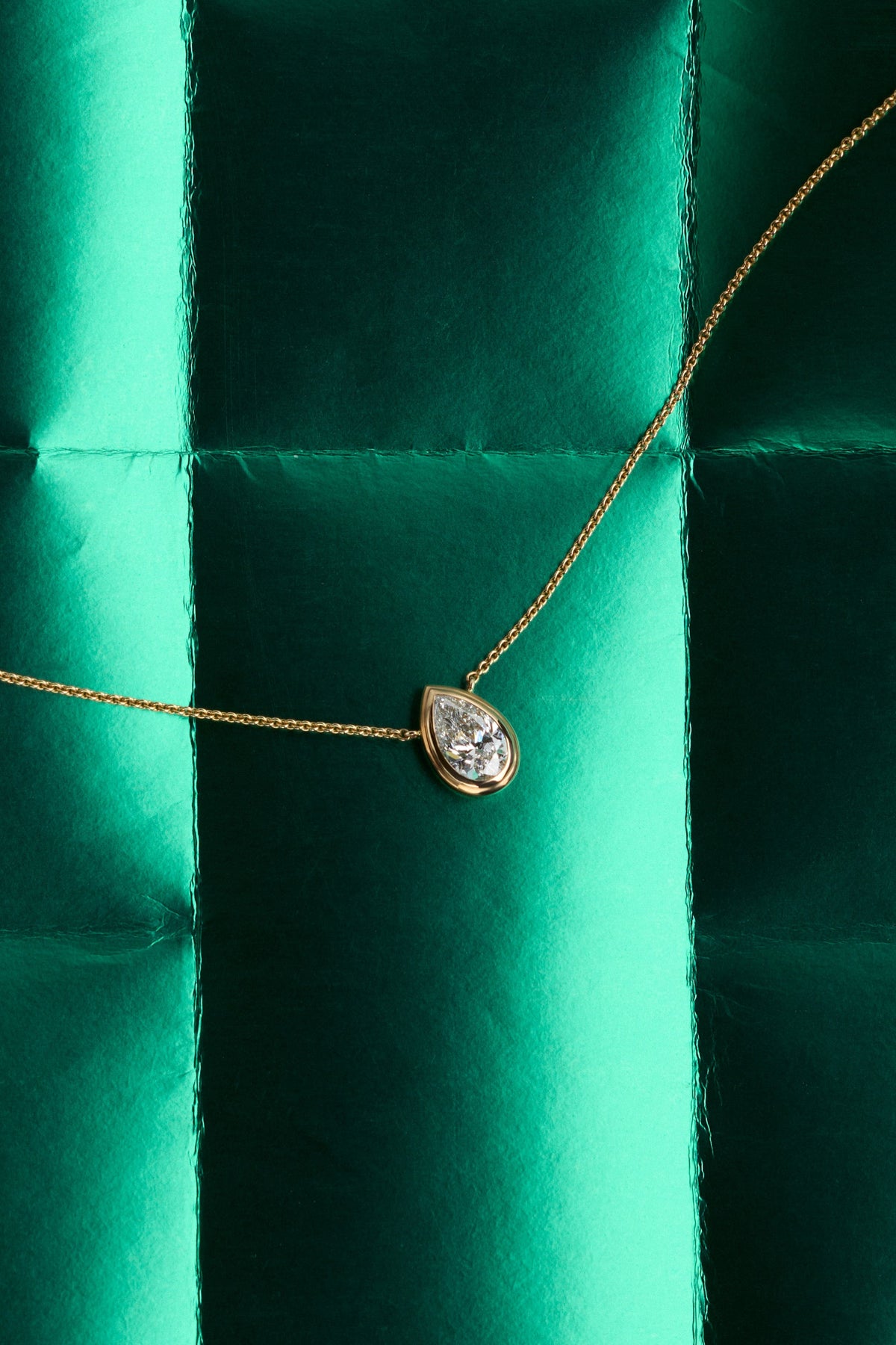 AHONA PEAR Pendant