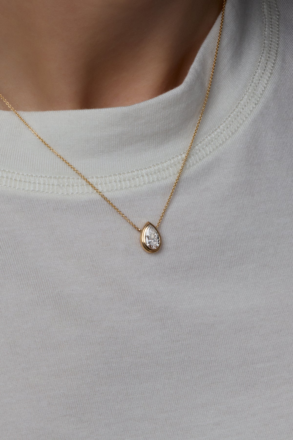 AHONA PEAR Pendant