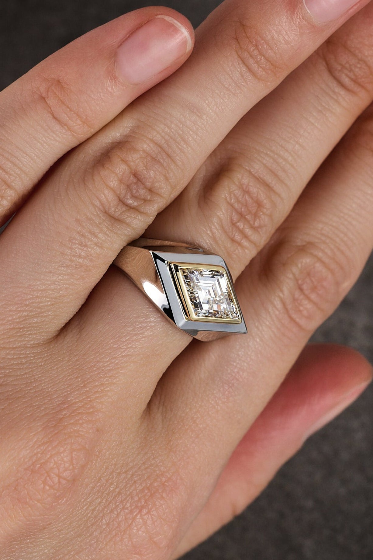 AHONA II SIGNET