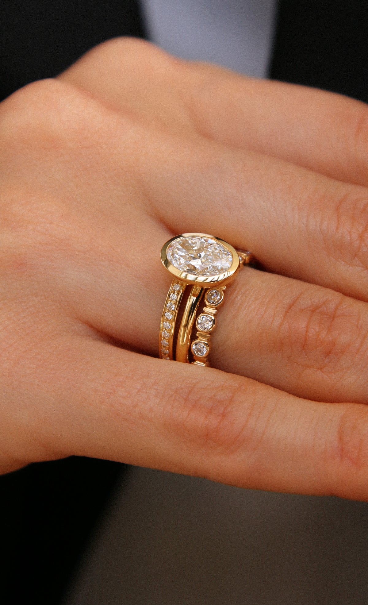 OVAL BEZEL SOLITAIRE