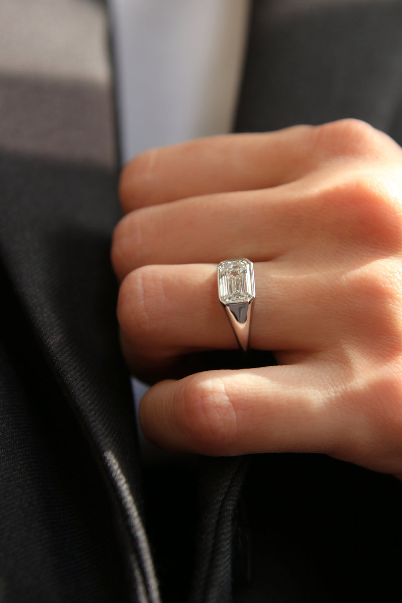 EMERALD SIGNET