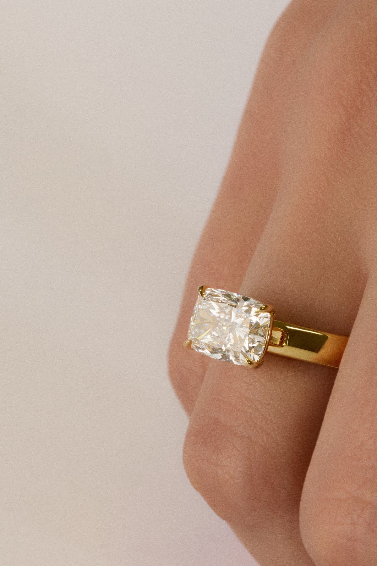 Elongated Cushion SOLITAIRE