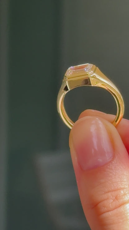AHONA Emerald SIGNET